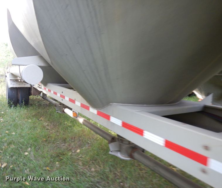 image for item JQ9288 2006 Stevens Pneumatics  pneumatic dry bulk trailer