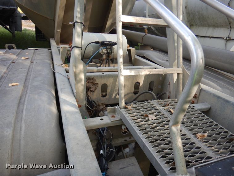 image for item JQ9288 2006 Stevens Pneumatics  pneumatic dry bulk trailer