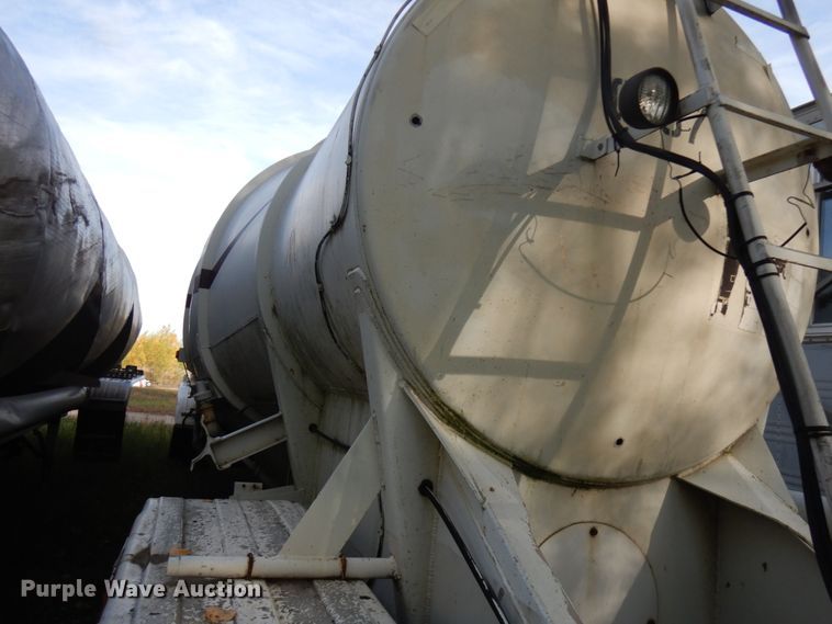 image for item JQ9289 1979 Transportation Equipment  pneumatic dry bulk trailer