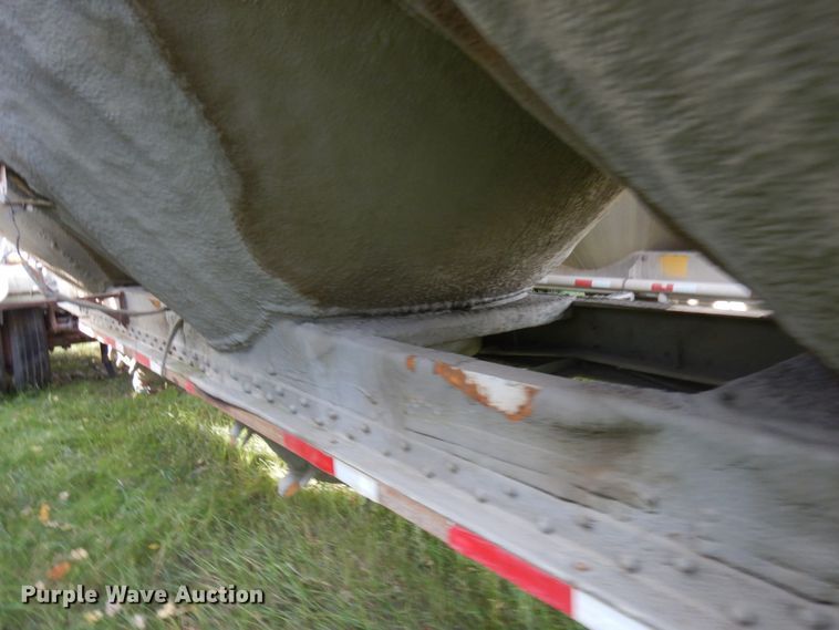 image for item JQ9290 1981 Trailmobile  pneumatic dry bulk trailer