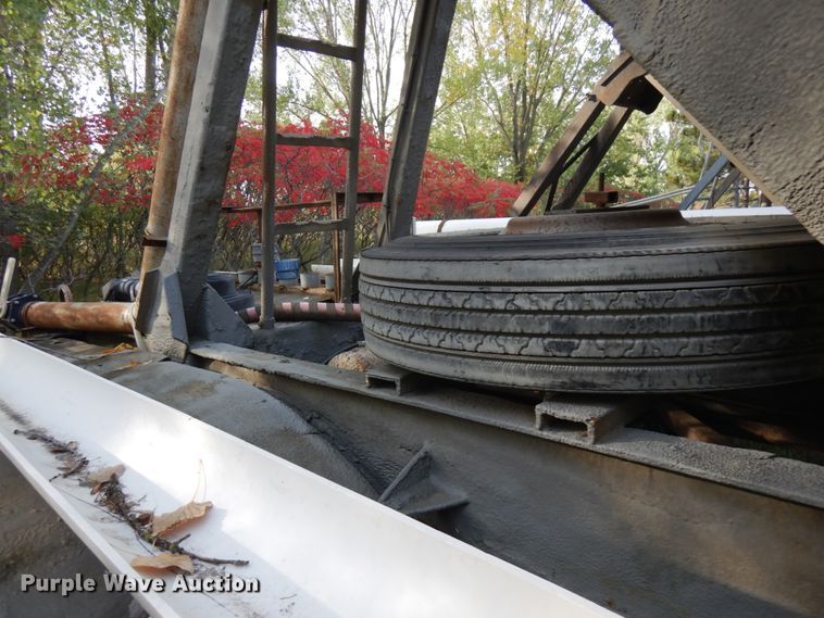 image for item JQ9290 1981 Trailmobile  pneumatic dry bulk trailer