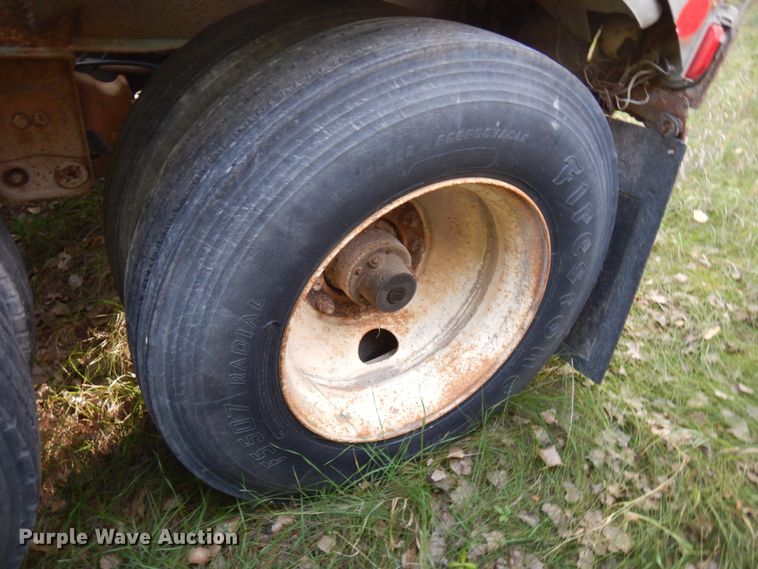 image for item JQ9290 1981 Trailmobile  pneumatic dry bulk trailer