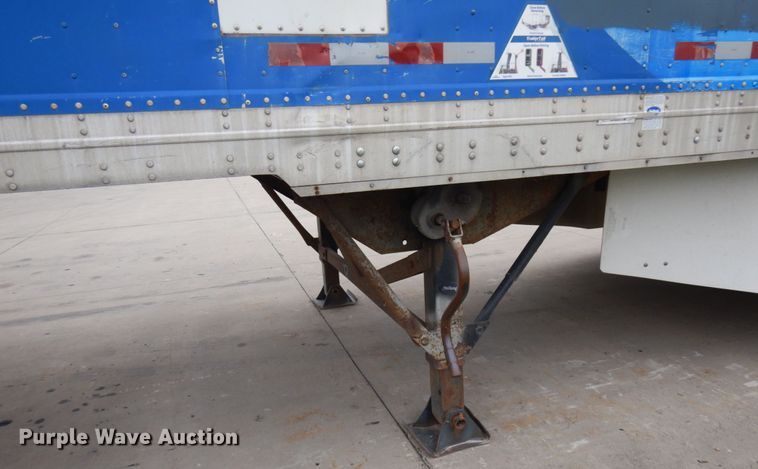 image for item JQ9348 2004 Manac 94253001  dry van trailer