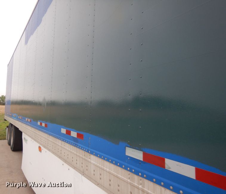 image for item JQ9348 2004 Manac 94253001  dry van trailer