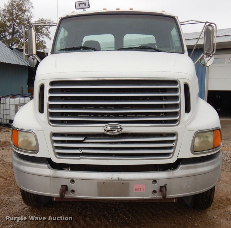 image for item JQ9350 1999 Sterling AT9513  truck cab and chassis