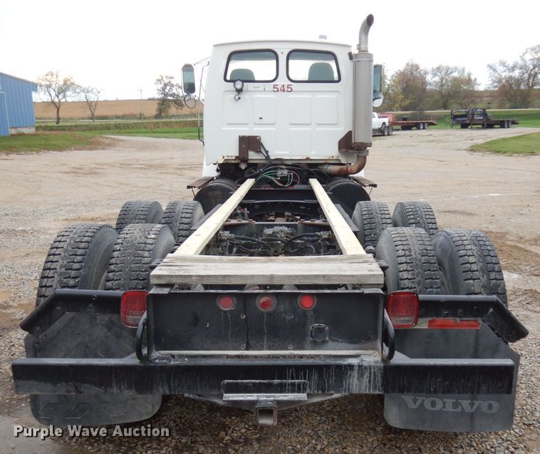 image for item JQ9350 1999 Sterling AT9513  truck cab and chassis