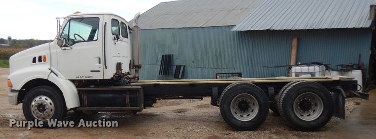 image for item JQ9350 1999 Sterling AT9513  truck cab and chassis