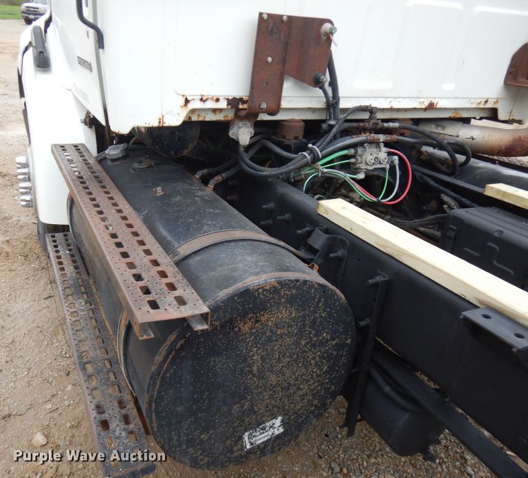 image for item JQ9350 1999 Sterling AT9513  truck cab and chassis