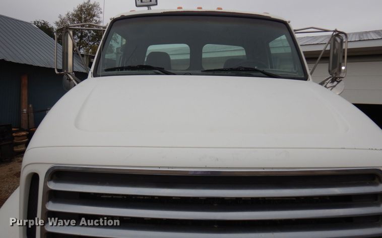 image for item JQ9350 1999 Sterling AT9513  truck cab and chassis