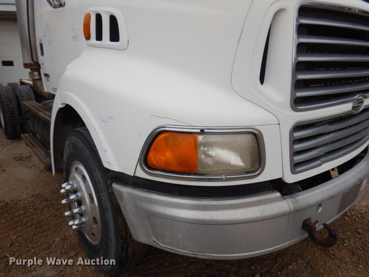 image for item JQ9350 1999 Sterling AT9513  truck cab and chassis