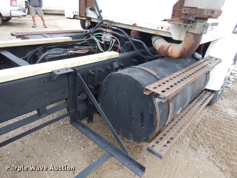 image for item JQ9350 1999 Sterling AT9513  truck cab and chassis