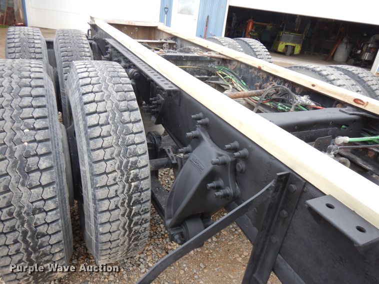 image for item JQ9350 1999 Sterling AT9513  truck cab and chassis