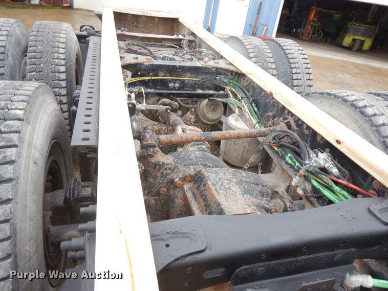 image for item JQ9350 1999 Sterling AT9513  truck cab and chassis