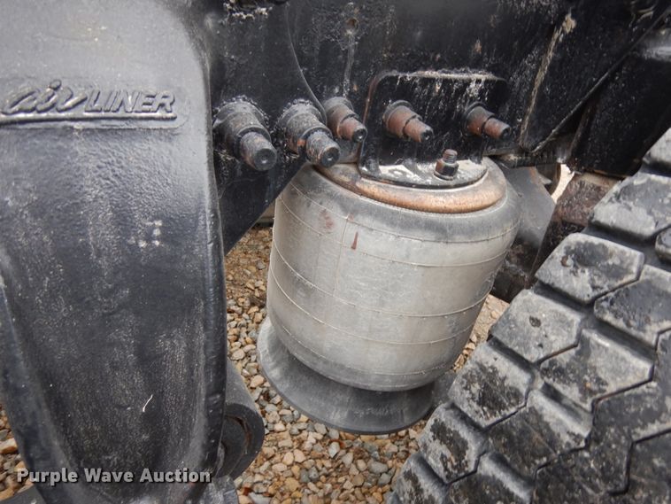 image for item JQ9350 1999 Sterling AT9513  truck cab and chassis