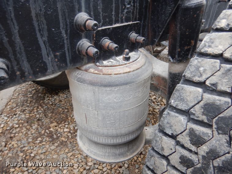 image for item JQ9350 1999 Sterling AT9513  truck cab and chassis