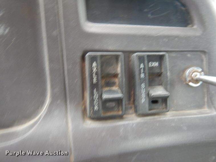 image for item JQ9350 1999 Sterling AT9513  truck cab and chassis