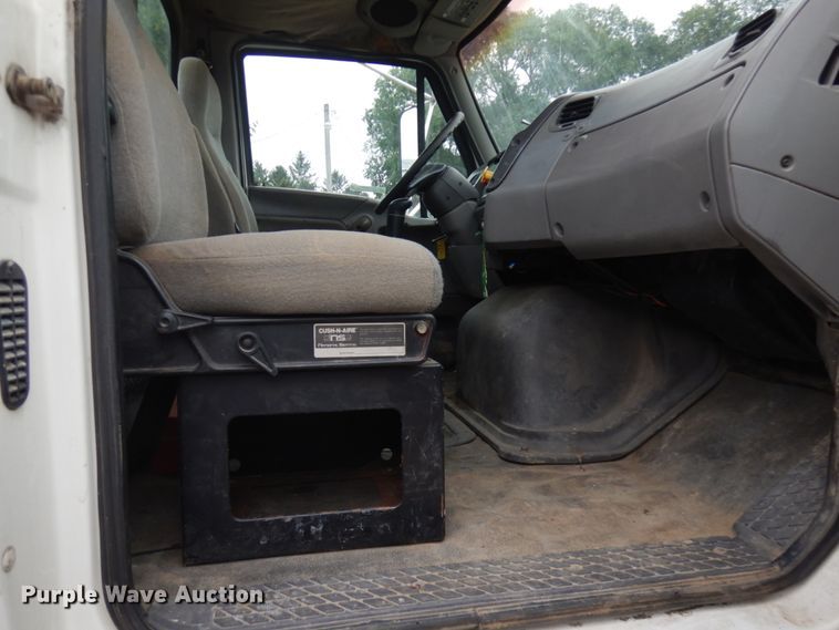 image for item JQ9350 1999 Sterling AT9513  truck cab and chassis