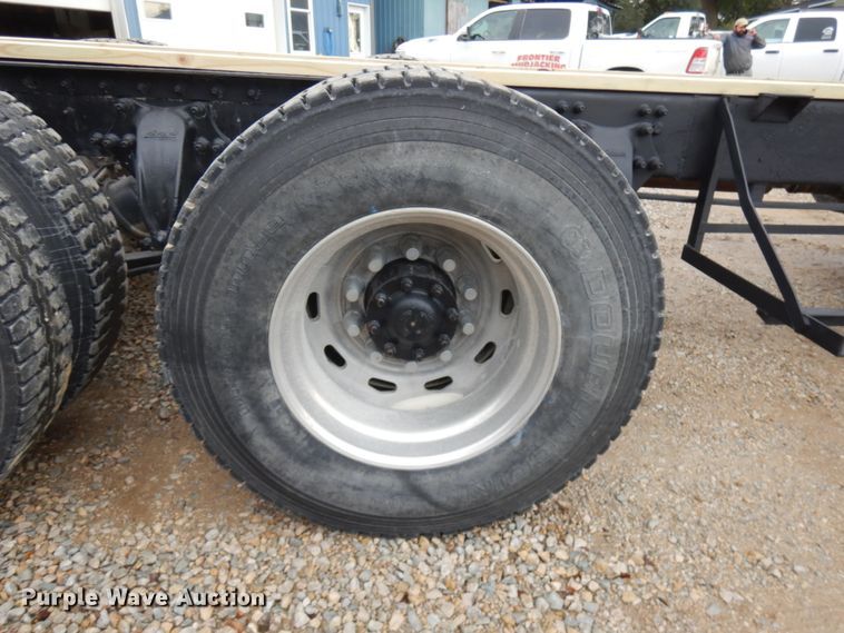 image for item JQ9350 1999 Sterling AT9513  truck cab and chassis