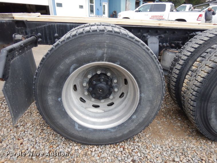 image for item JQ9350 1999 Sterling AT9513  truck cab and chassis