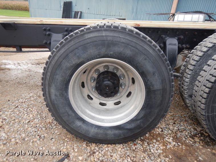 image for item JQ9350 1999 Sterling AT9513  truck cab and chassis