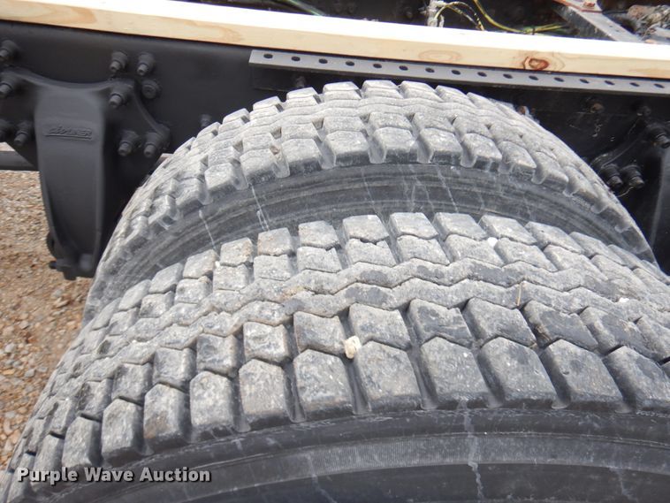 image for item JQ9350 1999 Sterling AT9513  truck cab and chassis