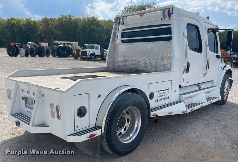 image for item JQ9405 2005 Freightliner M2 106  Crew Cab flatbed truck