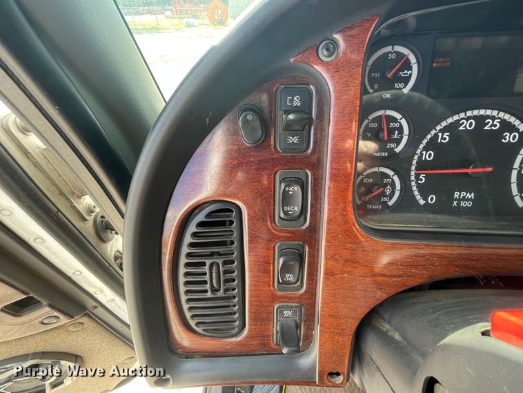 image for item JQ9405 2005 Freightliner M2 106  Crew Cab flatbed truck