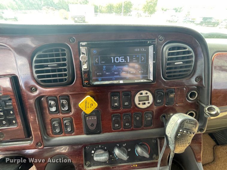 image for item JQ9405 2005 Freightliner M2 106  Crew Cab flatbed truck