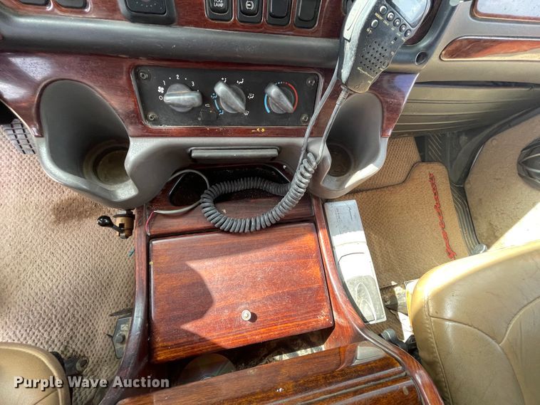 image for item JQ9405 2005 Freightliner M2 106  Crew Cab flatbed truck