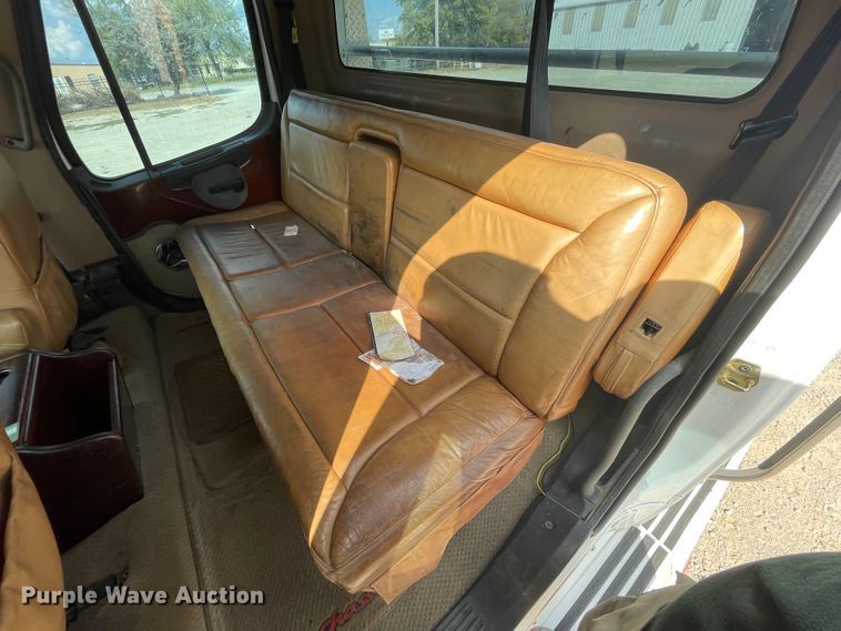 image for item JQ9405 2005 Freightliner M2 106  Crew Cab flatbed truck