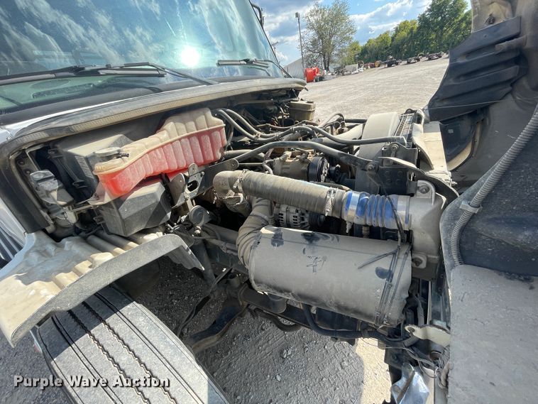 image for item JQ9405 2005 Freightliner M2 106  Crew Cab flatbed truck