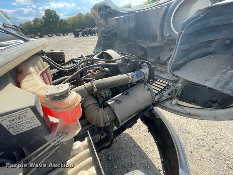 image for item JQ9405 2005 Freightliner M2 106  Crew Cab flatbed truck