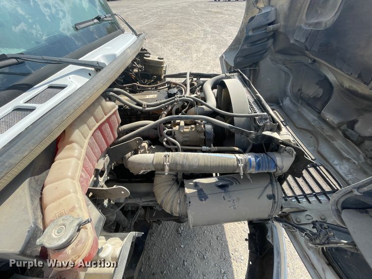 image for item JQ9405 2005 Freightliner M2 106  Crew Cab flatbed truck