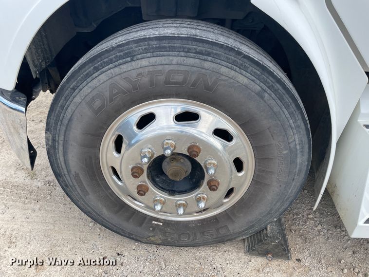 image for item JQ9405 2005 Freightliner M2 106  Crew Cab flatbed truck