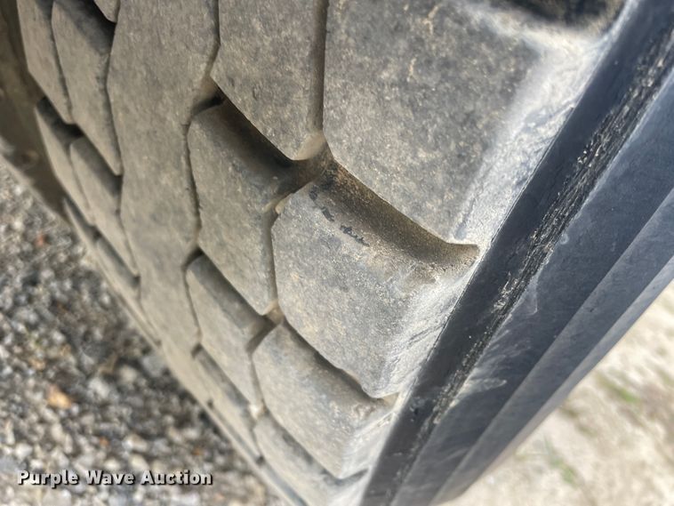 image for item JQ9405 2005 Freightliner M2 106  Crew Cab flatbed truck