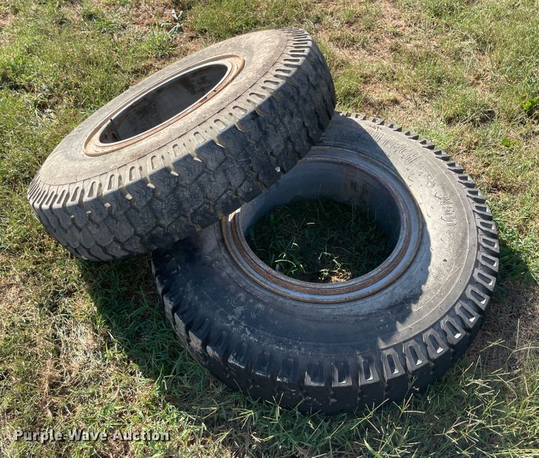 image for item JQ9464 (10) 10.00-20 tires