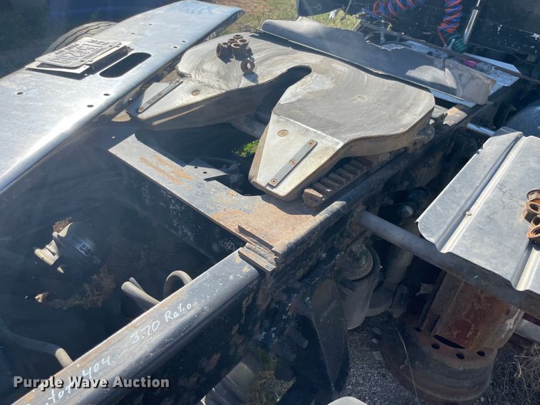 image for item JQ9466 2000 Freightliner FLD120  semi truck