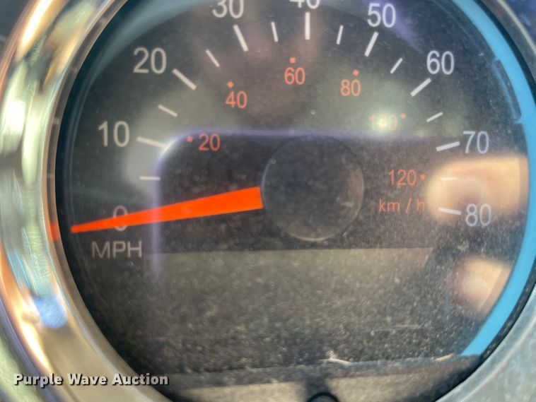 image for item JQ9466 2000 Freightliner FLD120  semi truck