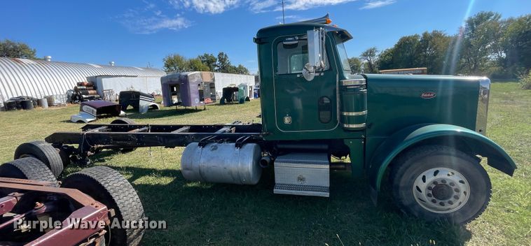 image for item JQ9470 1995 Peterbilt 379  truck cab and chassis