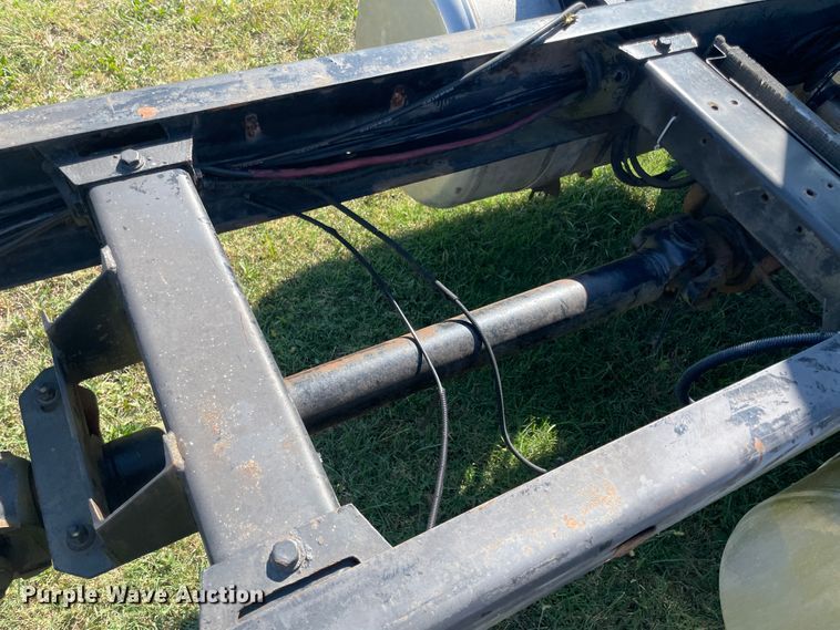 image for item JQ9470 1995 Peterbilt 379  truck cab and chassis