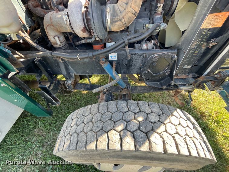 image for item JQ9470 1995 Peterbilt 379  truck cab and chassis