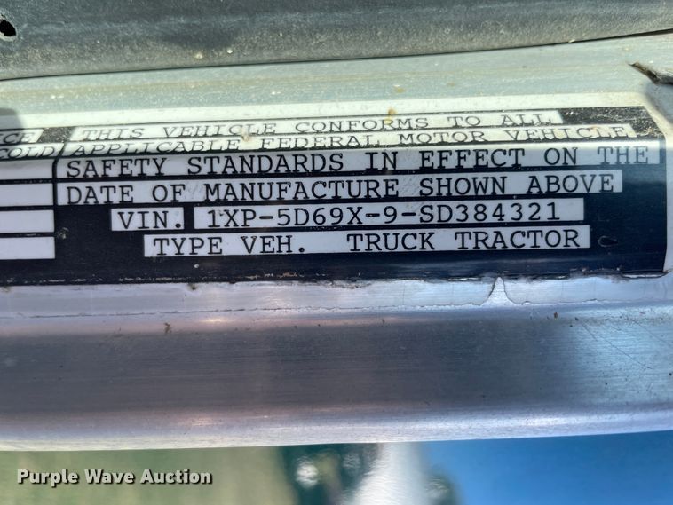 image for item JQ9470 1995 Peterbilt 379  truck cab and chassis