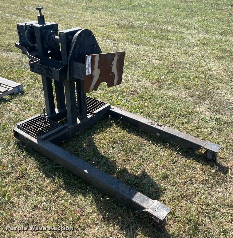 image for item JQ9471 Dresser 350A  engine stand