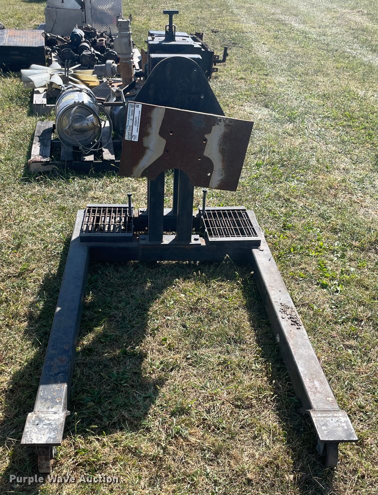image for item JQ9471 Dresser 350A  engine stand