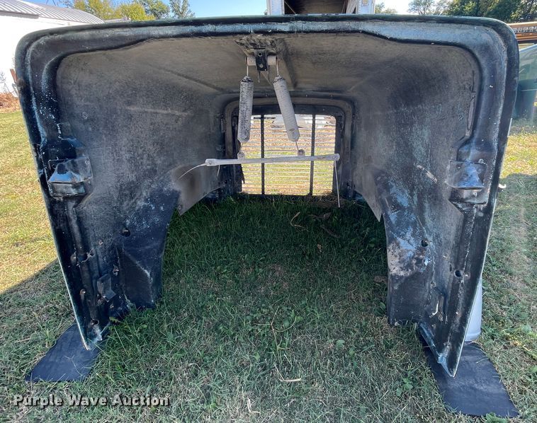 image for item JQ9473 2000 Freightliner Classic XL hood