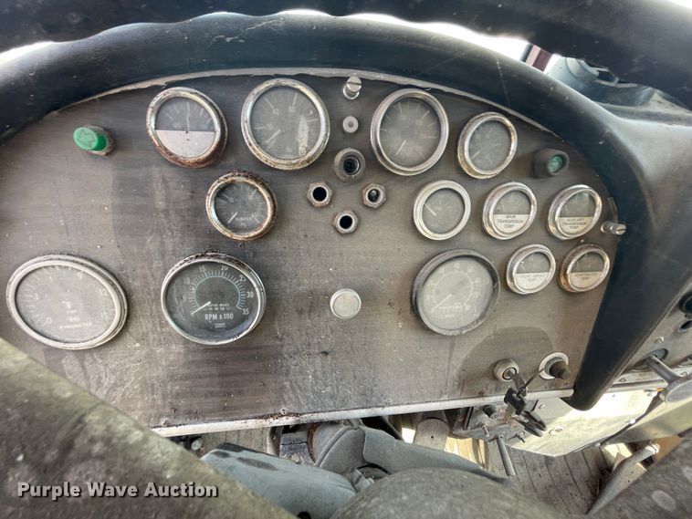 image for item JQ9475 1981 Peterbilt 359 cab