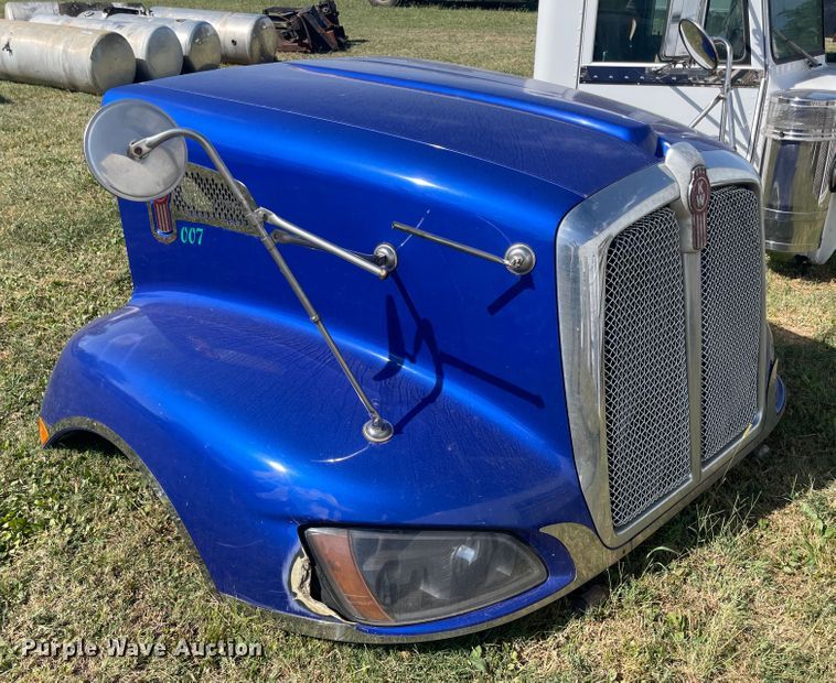 image for item JQ9476 Kenworth T660 hood