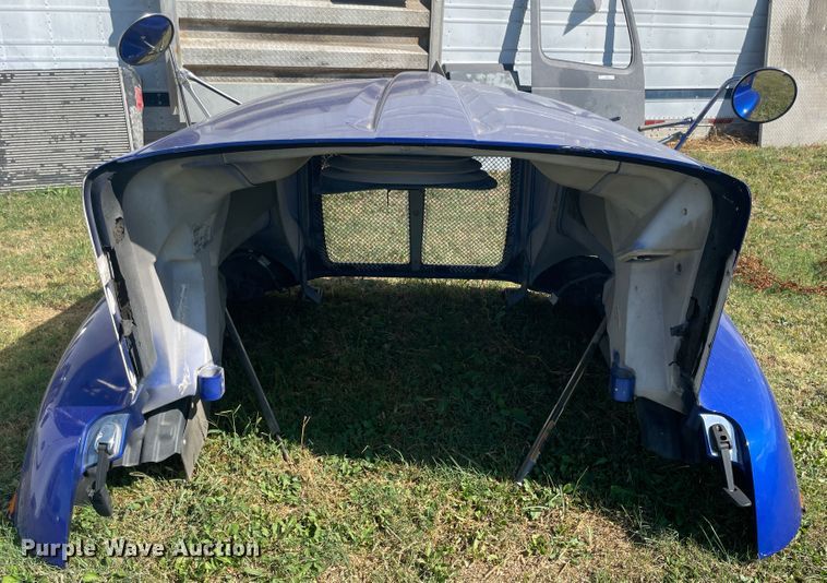 image for item JQ9476 Kenworth T660 hood