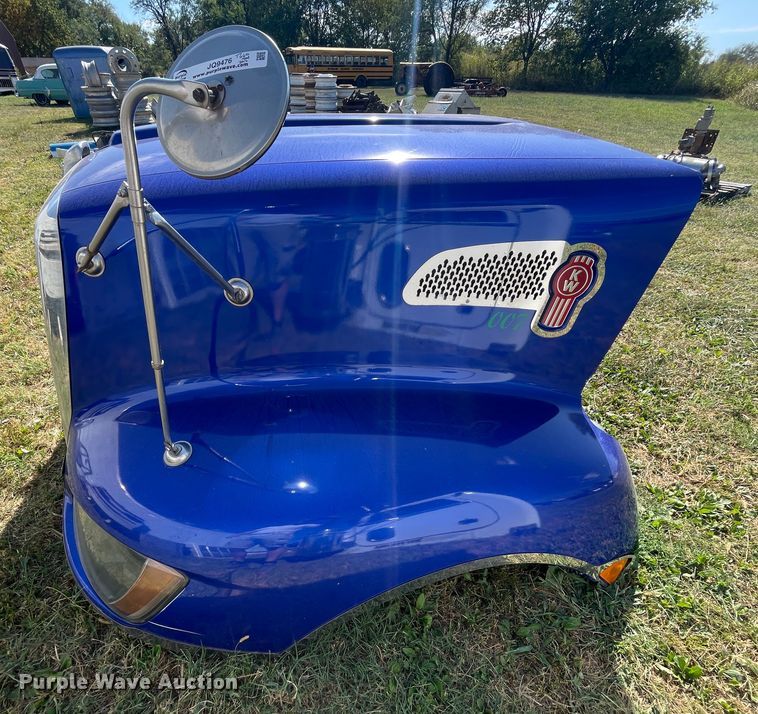 image for item JQ9476 Kenworth T660 hood