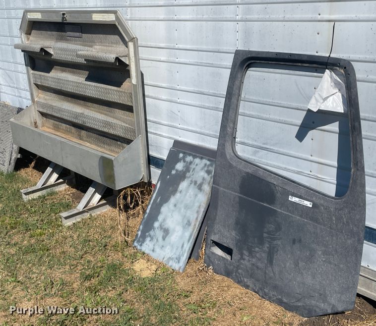 image for item JQ9479 Truck parts